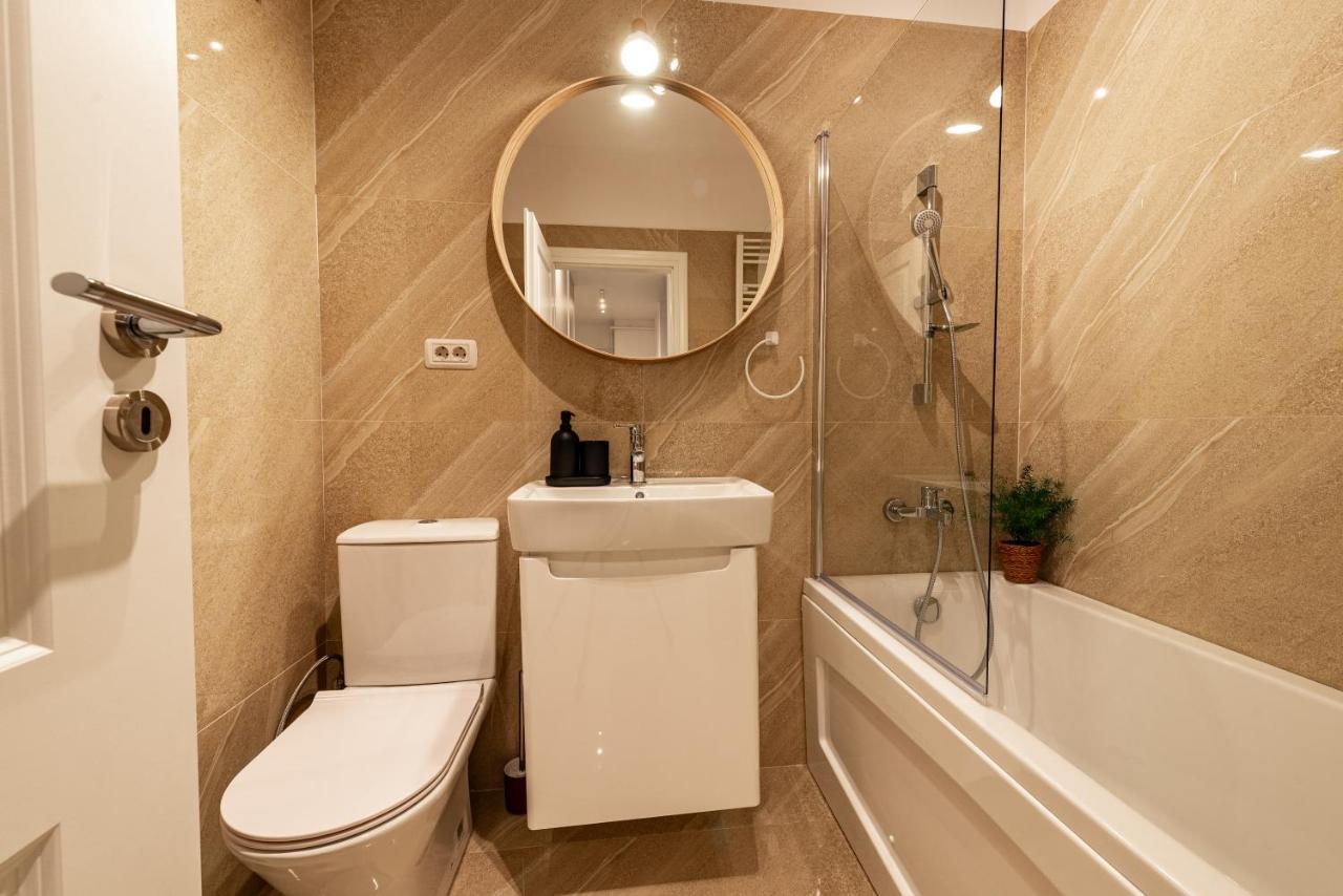 Central Spacious Apartment 506 Bukarest Kültér fotó